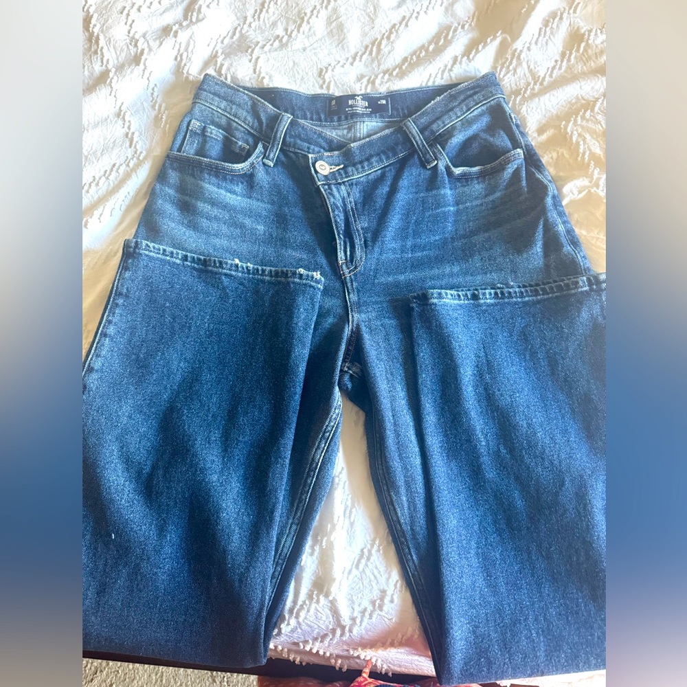 HOLLISTER Ultra High-Rise Medium Wash Criss-Cross Waistband Dad Jeans size 29